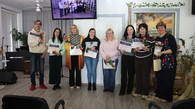 Ticības Avota draudzes locekļi, kuri pabeiguši Kristīgās kalpošanas skolas programu